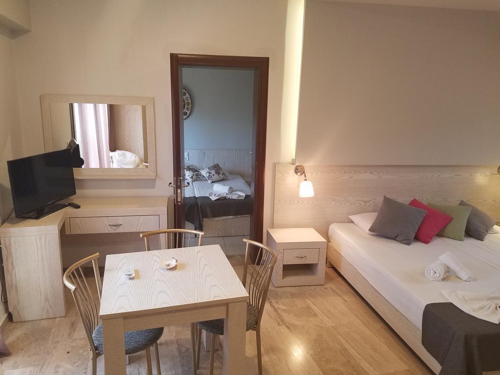 Attalos Apartments Agia Pelagia Екстериор снимка